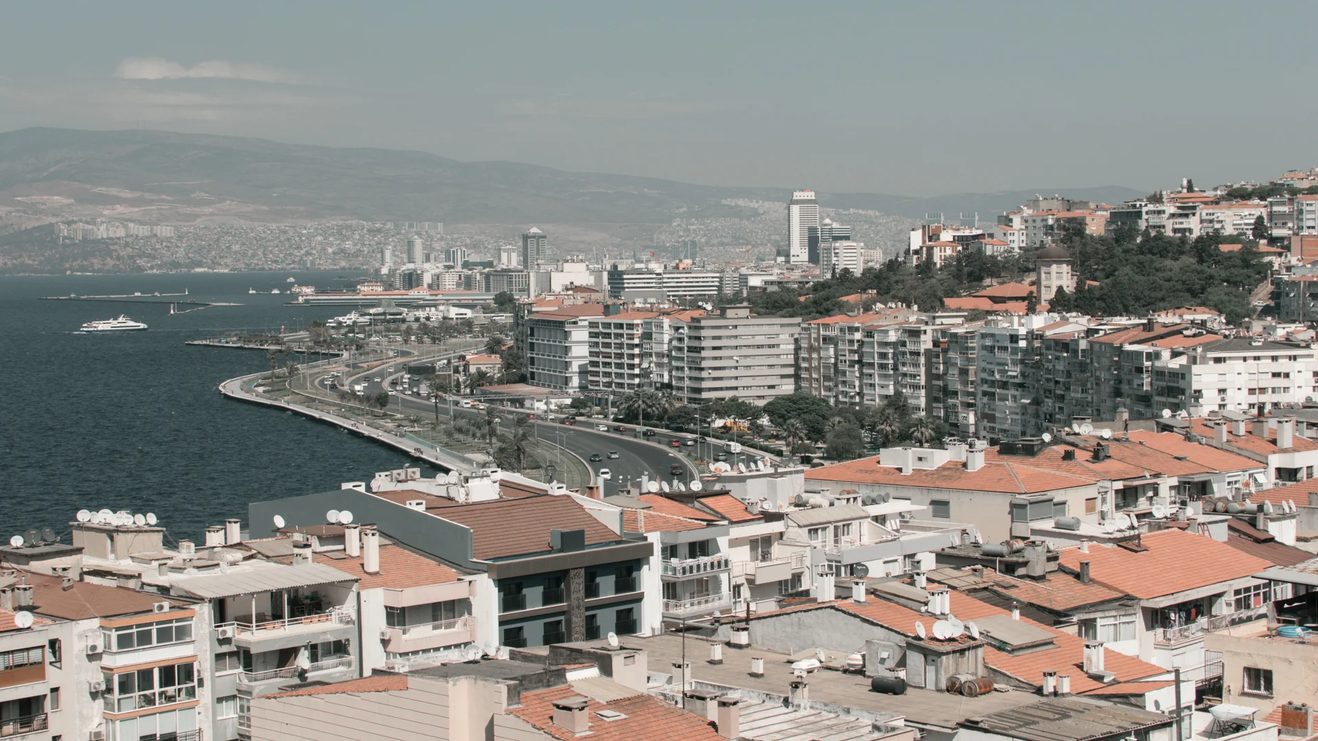 İzmir Gayrimenkul Piyasası: Öne Çıkan Bölgeler